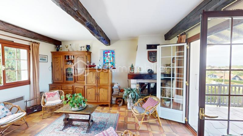 Propriété - 221 m² - 9 pièces