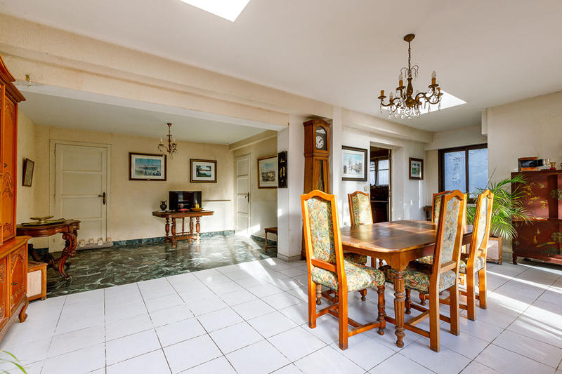 Maison - 170 m² - 8 pièces