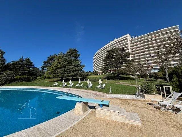 Appartement - 104 m² - 4 pièces