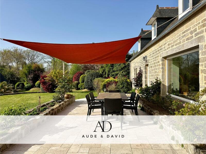 Maison - 278 m² - 11 pièces