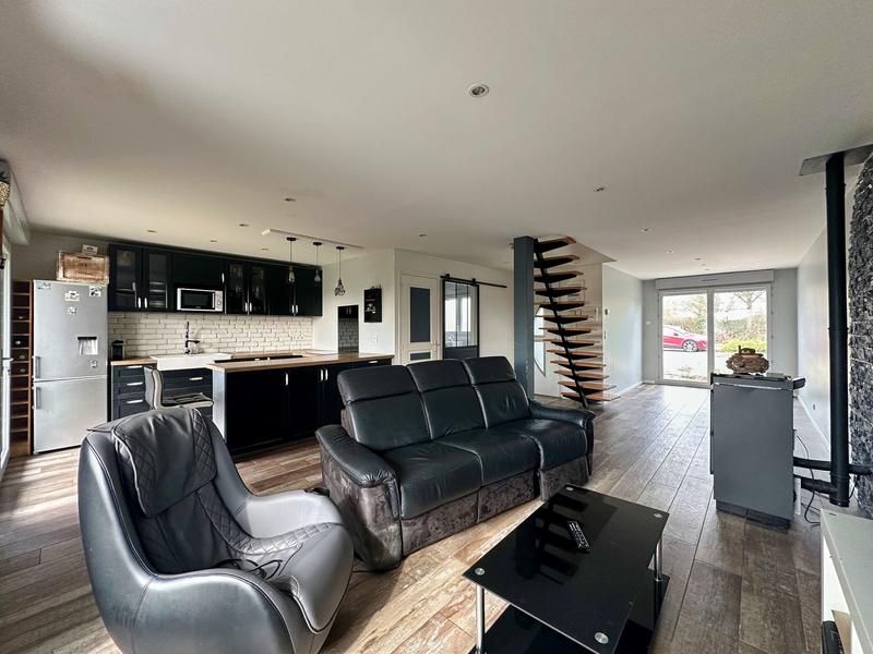 Maison traditionnelle - 91 m² - 4 pièces