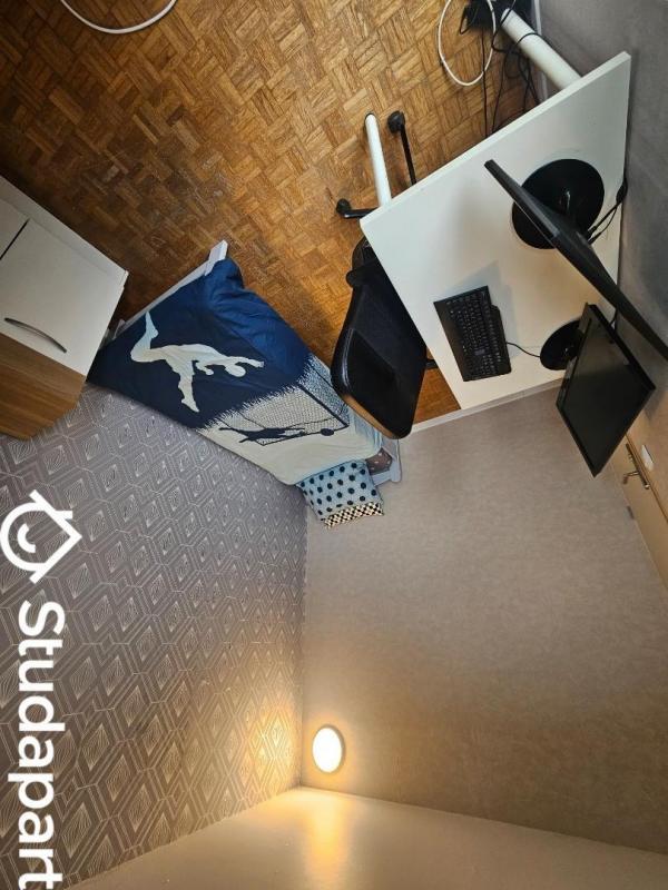 Chambre - 9 m² - 1 pièce