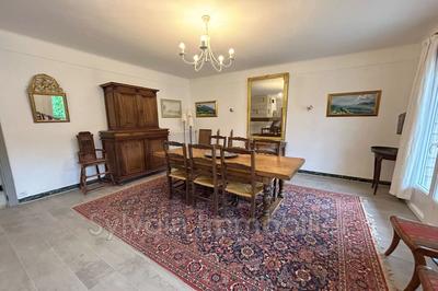 Maison - 180 m² - 8 pièces