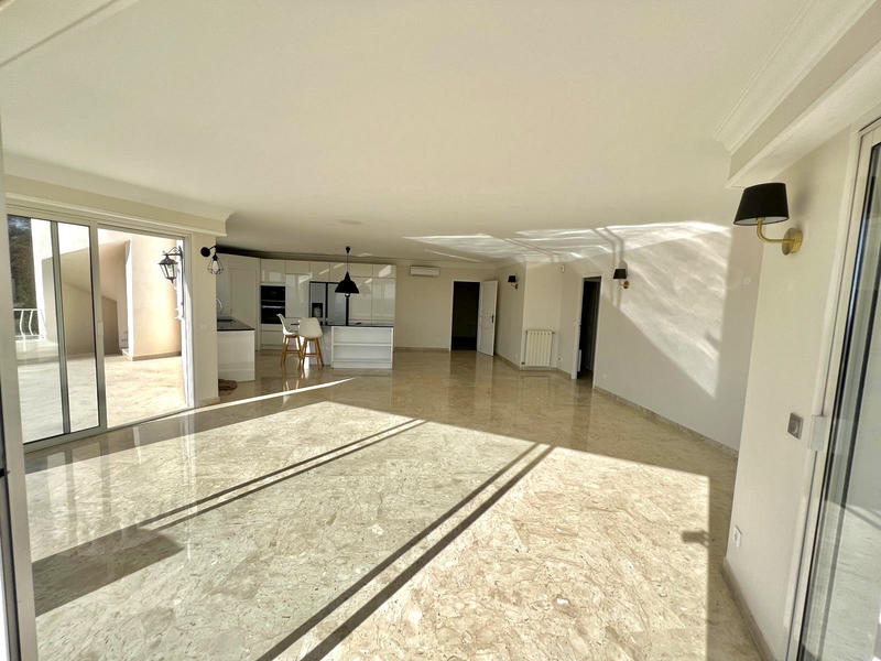 Villa - 240 m² - 5 pièces