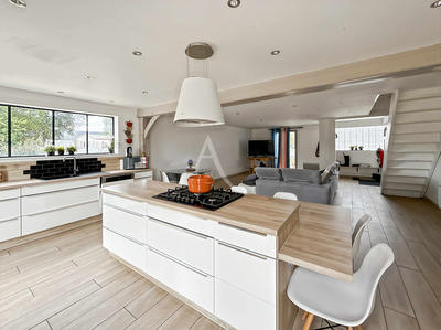 Maison - 127 m² - 6 pièces