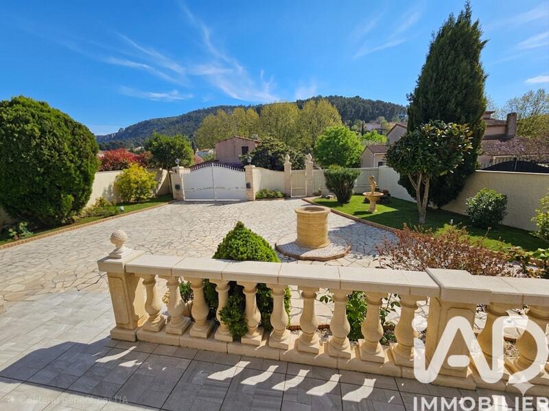 Maison - 103 m² - 4 pièces