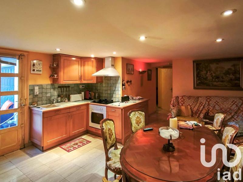 Maison - 184 m² - 9 pièces