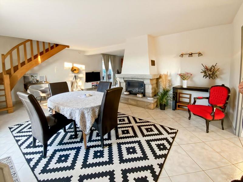 Maison - 149 m² - 8 pièces