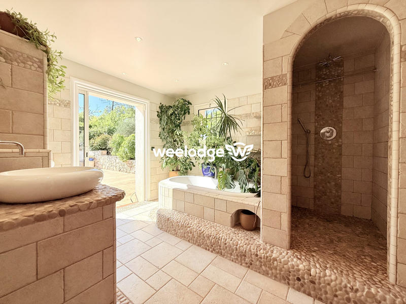 Villa - 153 m² - 6 pièces