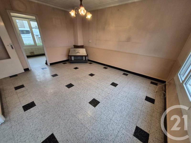 Maison - 92 m² - 8 pièces