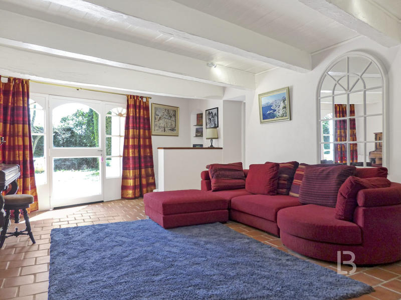 Mas - 325 m² - 10 pièces