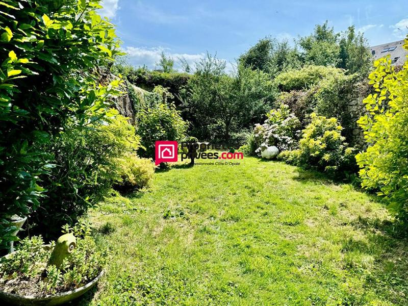 Maison - 245 m² - 8 pièces