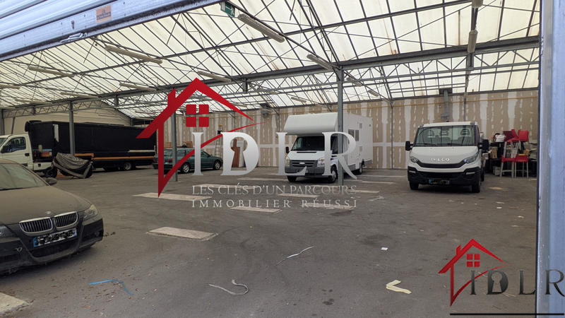 Local commercial - 1 500 m²