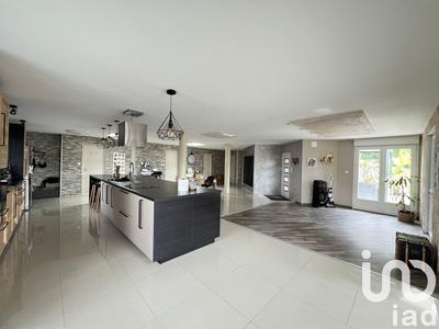 Maison - 360 m² - 9 pièces