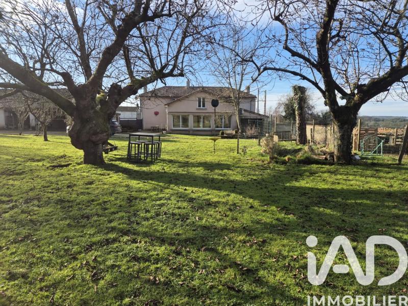 Maison - 219 m² - 8 pièces