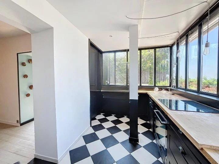 Appartement - 77 m² - 4 pièces