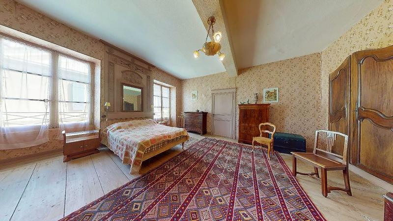 Maison traditionnelle - 315 m² - 12 pièces