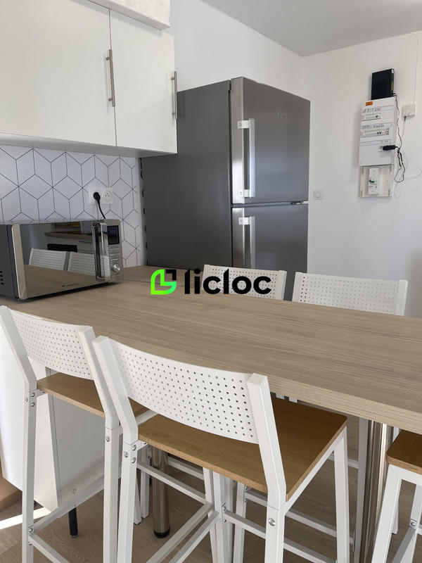 Appartement - 80 m² - 6 pièces