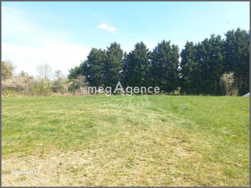 Terrain constructible - 1 802 m²