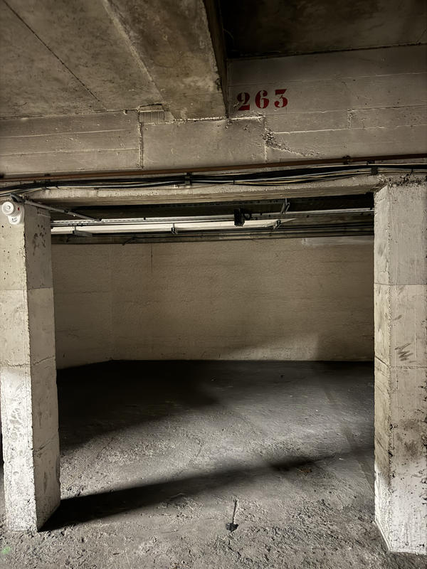 Parking / Garage - 12 m²