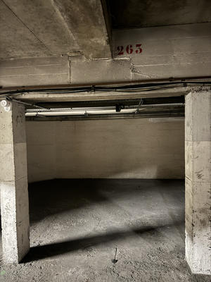 Parking / Garage - 12 m²