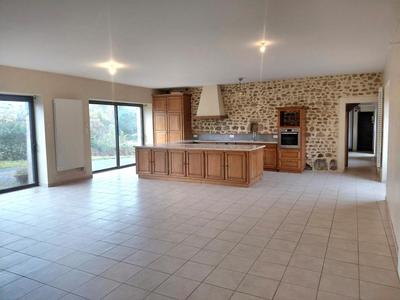 Maison - 167 m² - 6 pièces