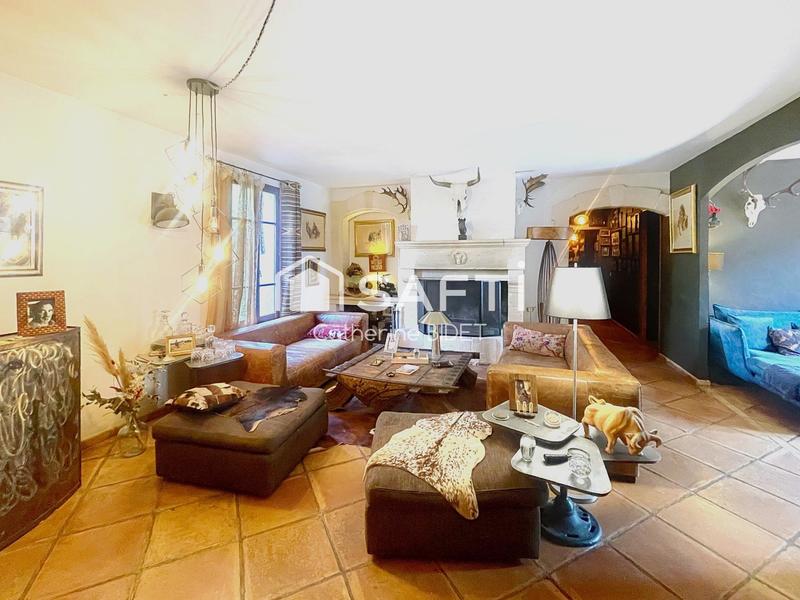 Maison - 575 m² - 21 pièces