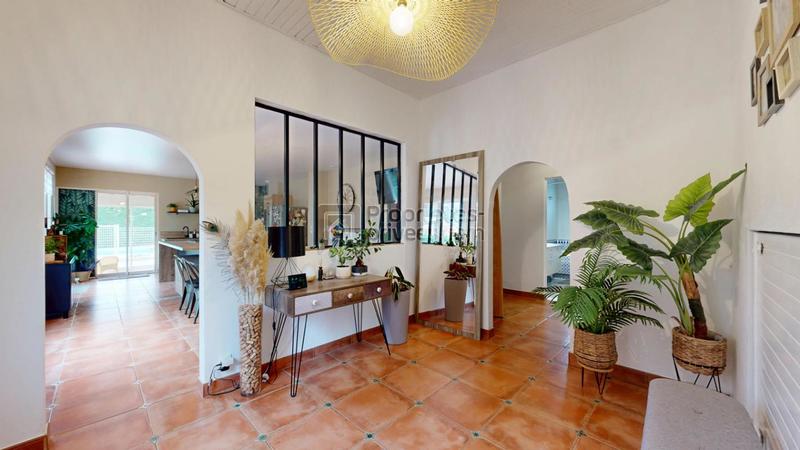 Maison - 260 m² - 9 pièces