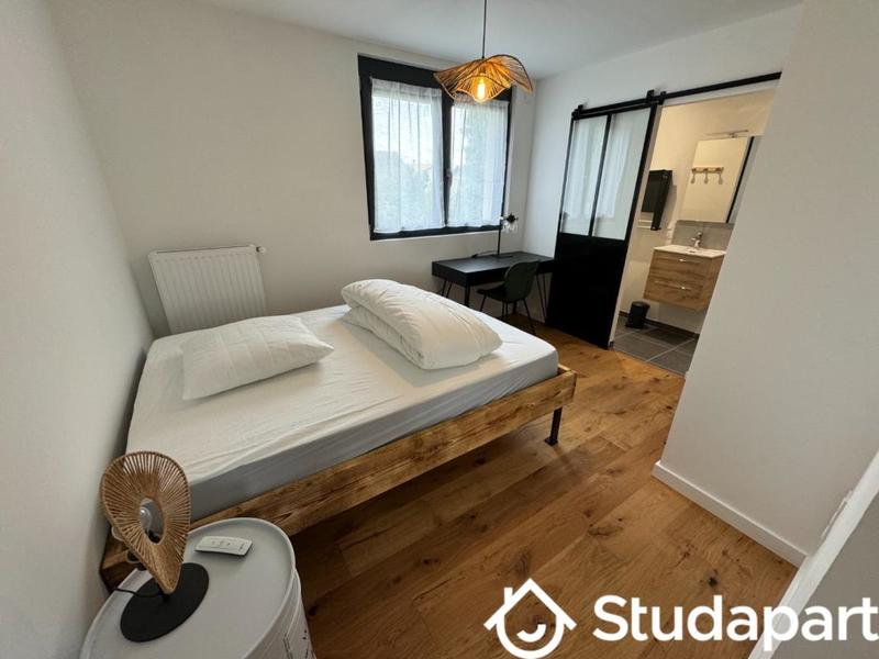 Chambre - 13 m² - 1 pièce