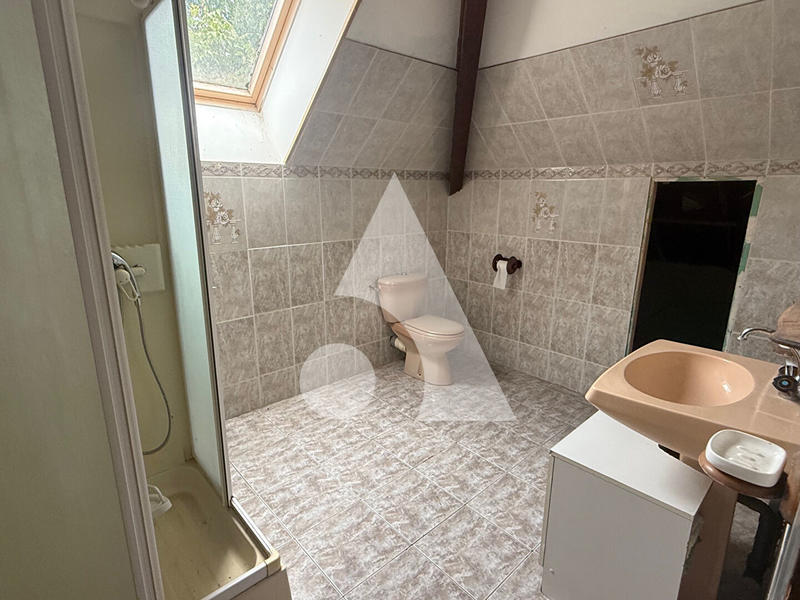 Maison - 222 m² - 7 pièces