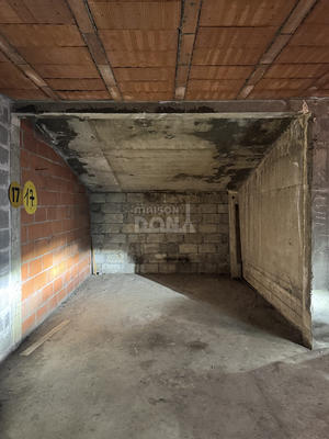 Parking / Garage - 11 m²