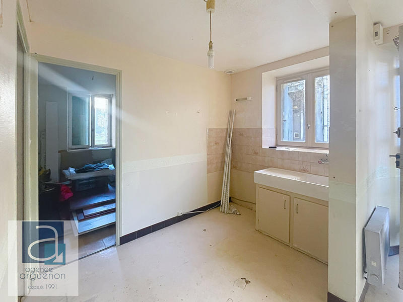 Maison - 213 m² - 9 pièces