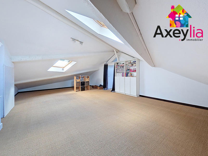 Maison - 207 m² - 6 pièces