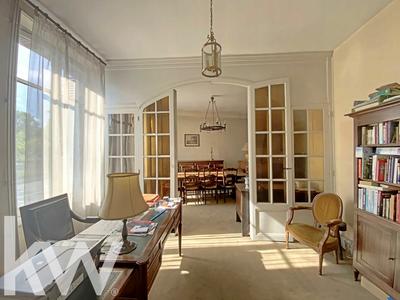 Maison - 200 m² - 9 pièces