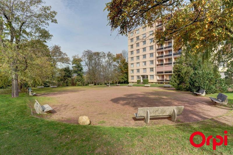 Appartement - 80 m² - 4 pièces