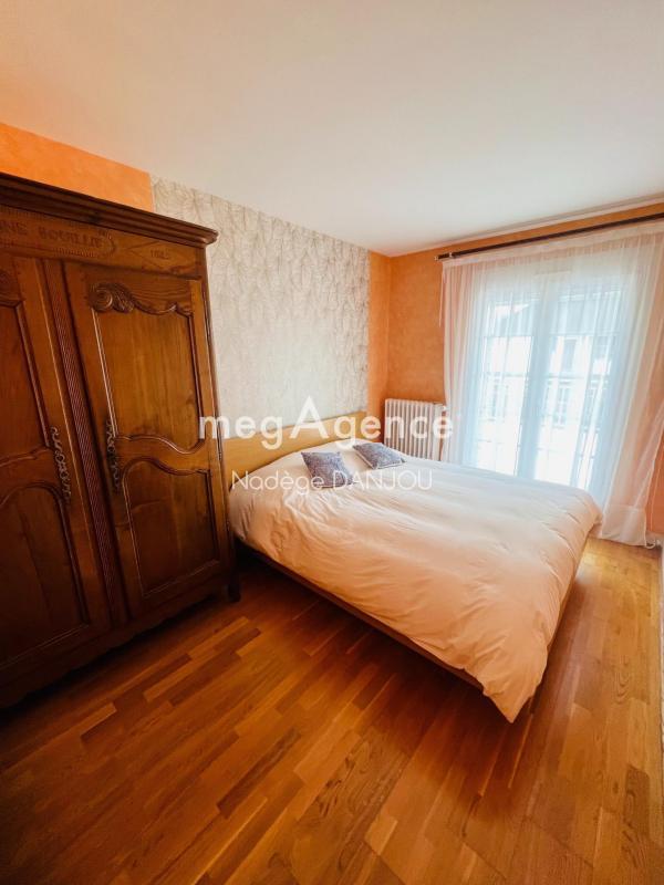 Maison - 174 m² - 9 pièces