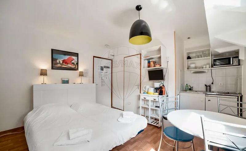 Péniche - 200 m² - 10 pièces