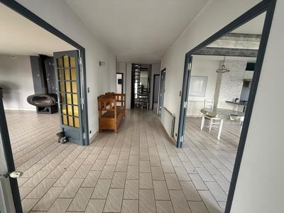 Maison - 266 m² - 7 pièces