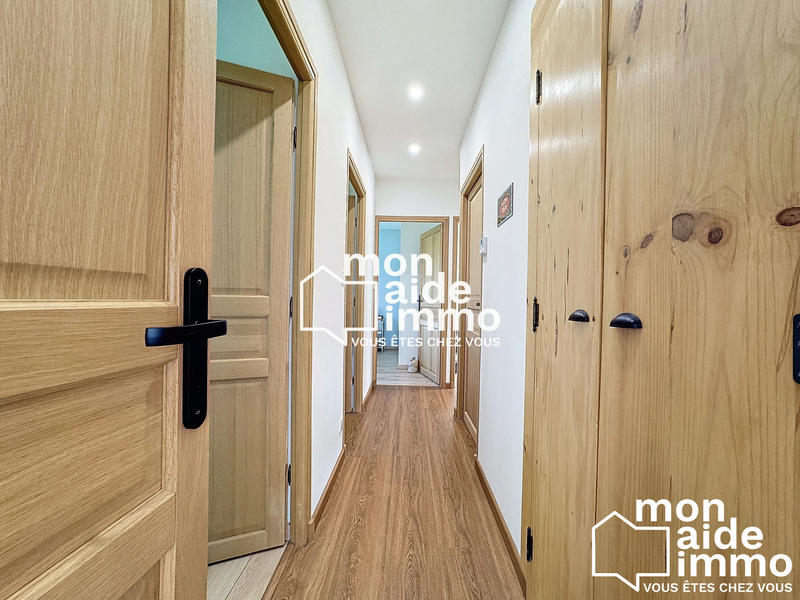 Maison - 260 m² - 8 pièces