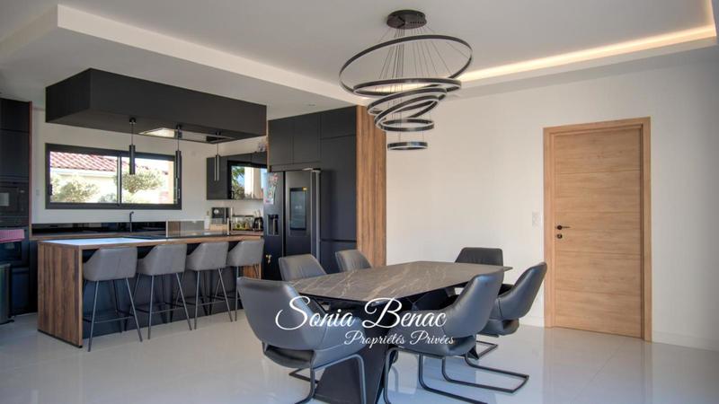 Maison - 147 m² - 5 pièces