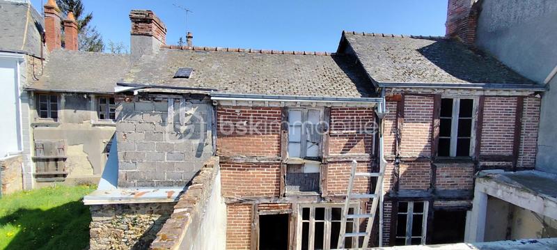 Maison - 260 m² - 12 pièces