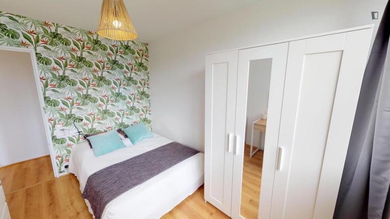 Chambre - 9 m² - 5 pièces