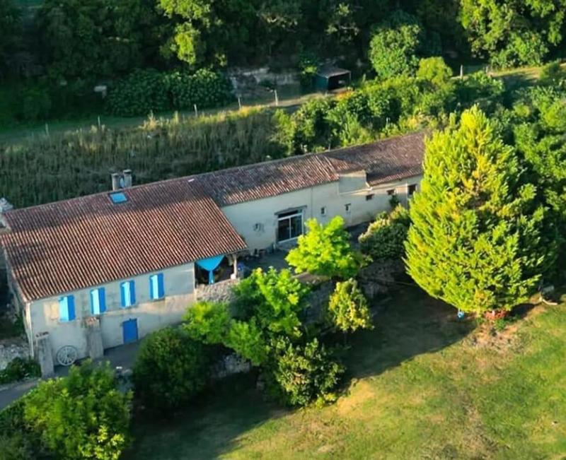 Maison - 225 m² - 8 pièces