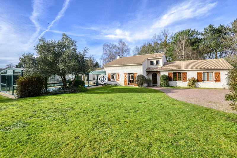 Maison - 168 m² - 6 pièces