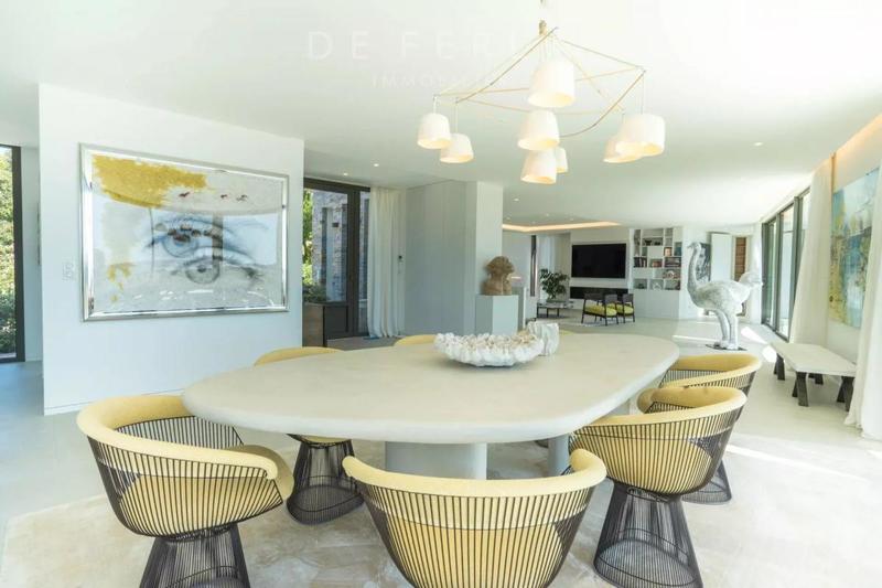 Propriété - 410 m² - 11 pièces