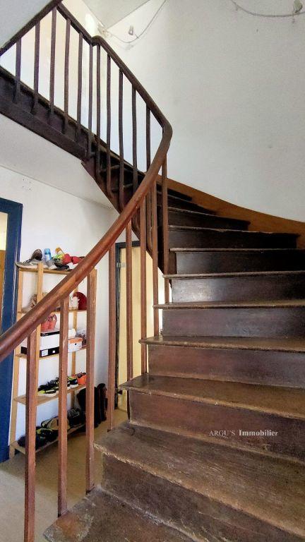 Maison - 260 m² - 5 pièces