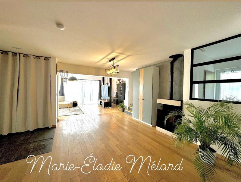 Maison - 250 m² - 10 pièces