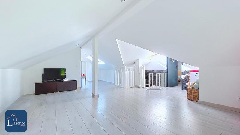 Maison - 277 m² - 6 pièces