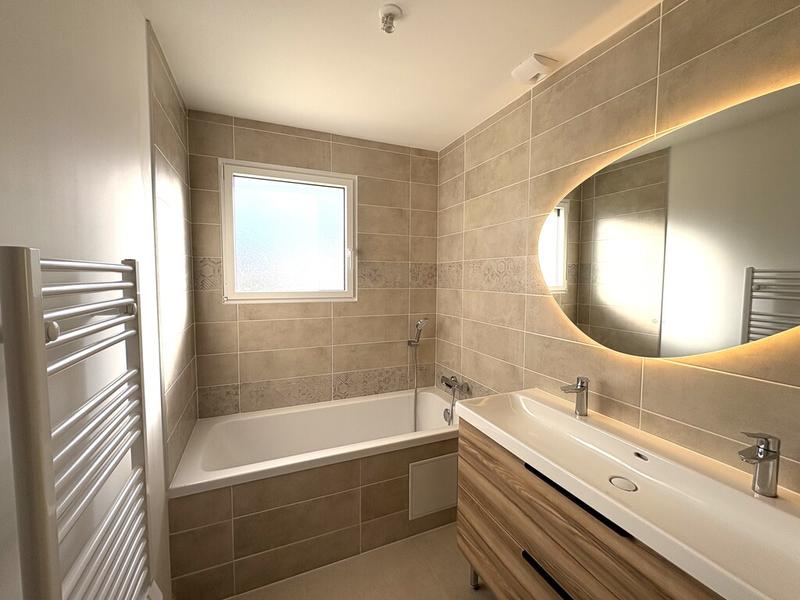 Maison - 96 m² - 4 pièces