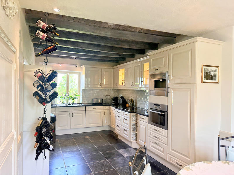 Propriété - 360 m² - 11 pièces